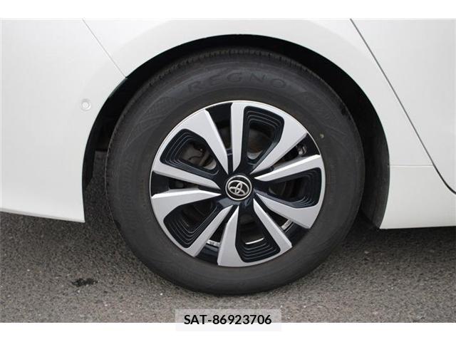 Toyota PRIUS PHV 2017-05 8628525-24