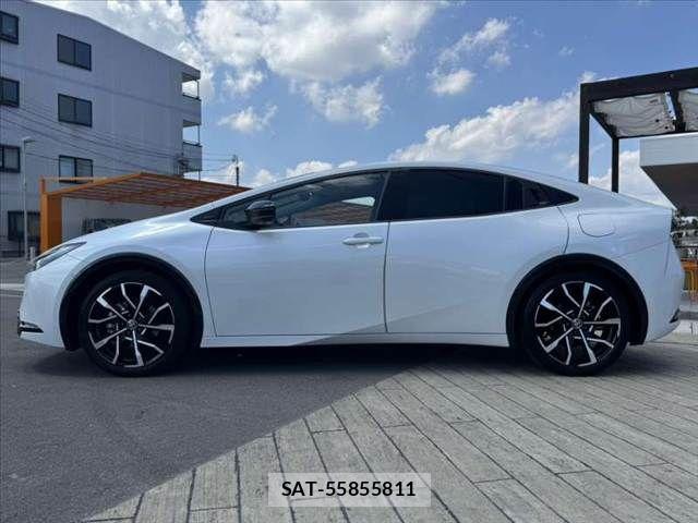 Toyota PRIUS PHV 2024-08 8628517-10