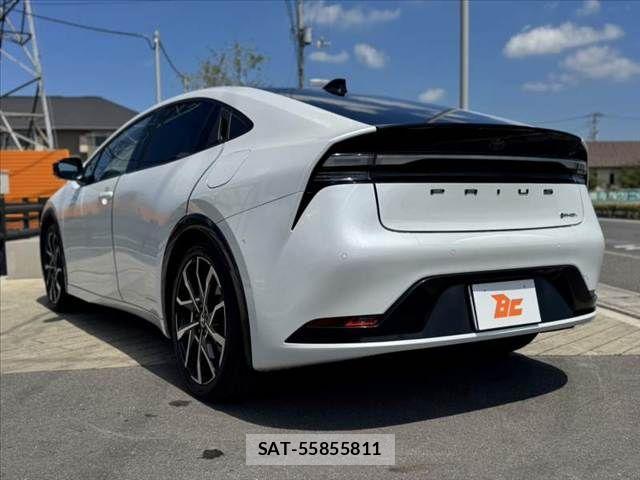 Toyota PRIUS PHV 2024-08 8628517-12