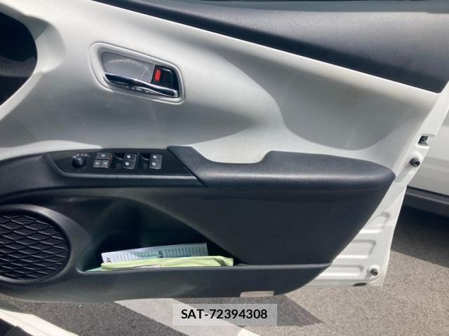 Toyota PRIUS PHV 2017-07 8628527-27