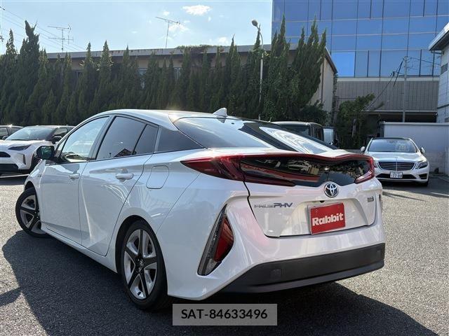 Toyota PRIUS PHV 2017-07 8666782-10