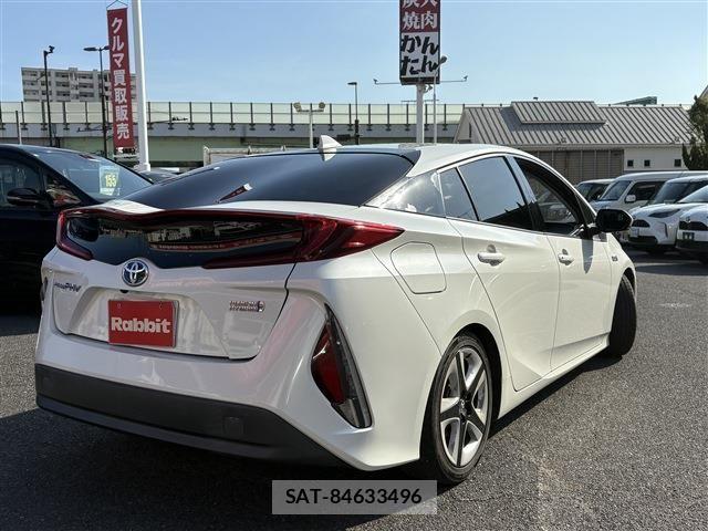 Toyota PRIUS PHV 2017-07 8666782-12