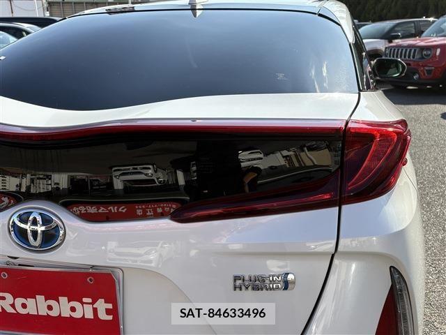 Toyota PRIUS PHV 2017-07 8666782-13