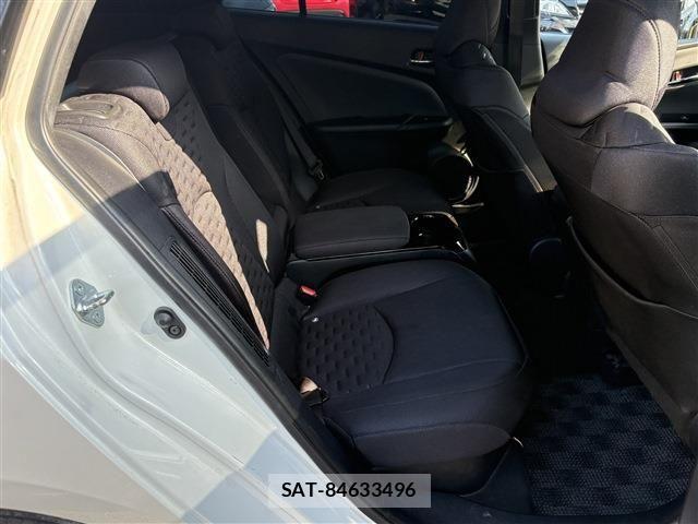 Toyota PRIUS PHV 2017-07 8666782-17