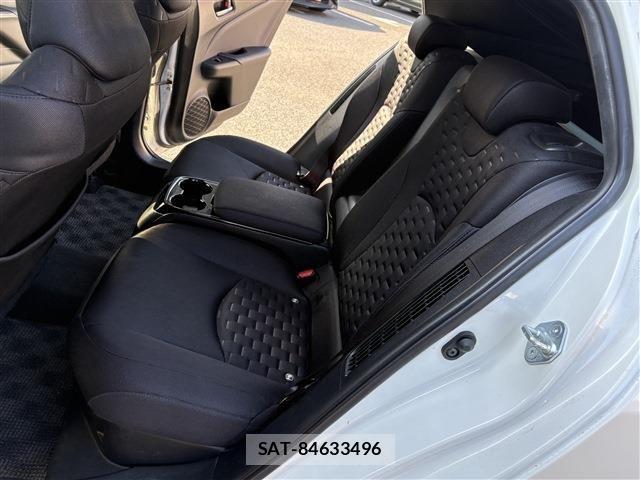 Toyota PRIUS PHV 2017-07 8666782-18