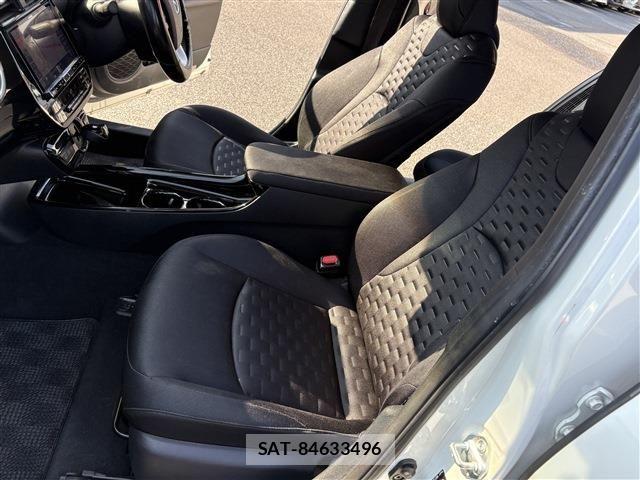 Toyota PRIUS PHV 2017-07 8666782-19