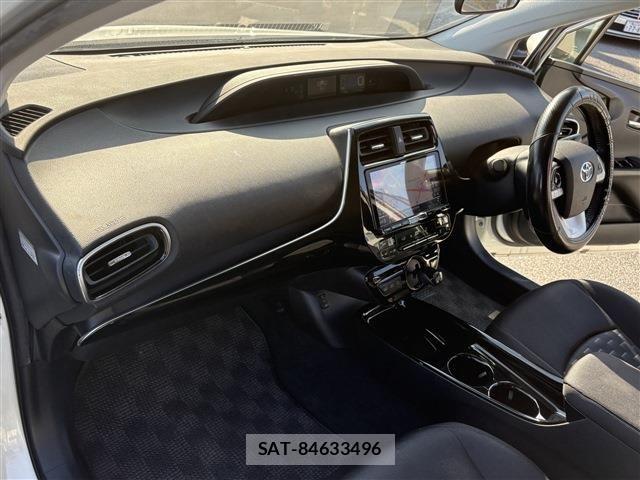Toyota PRIUS PHV 2017-07 8666782-20