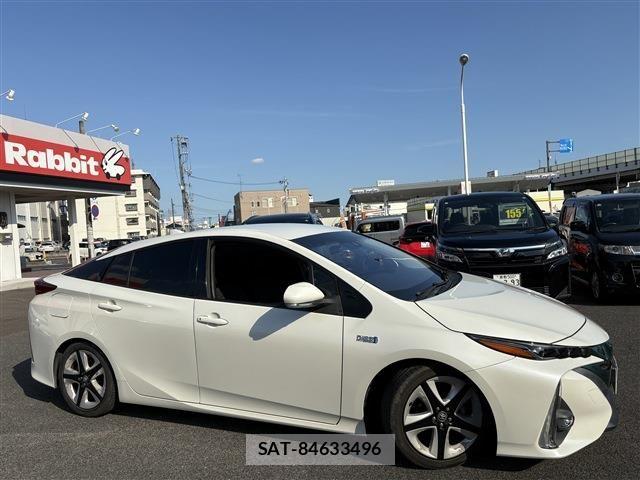 Toyota PRIUS PHV 2017-07 8666782-2