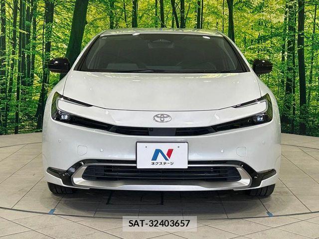 Toyota PRIUS PHV 2023-08 8666774-13