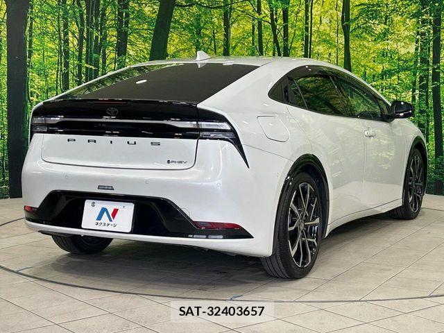 Toyota PRIUS PHV 2023-08 8666774-16