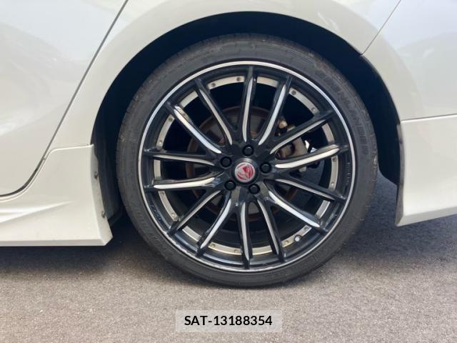 Toyota PRIUS PHV 2017-06 8661141-9
