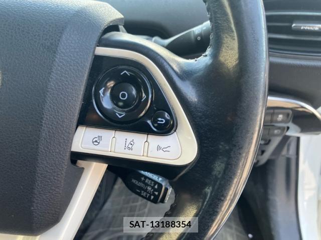 Toyota PRIUS PHV 2017-06 8661141-15