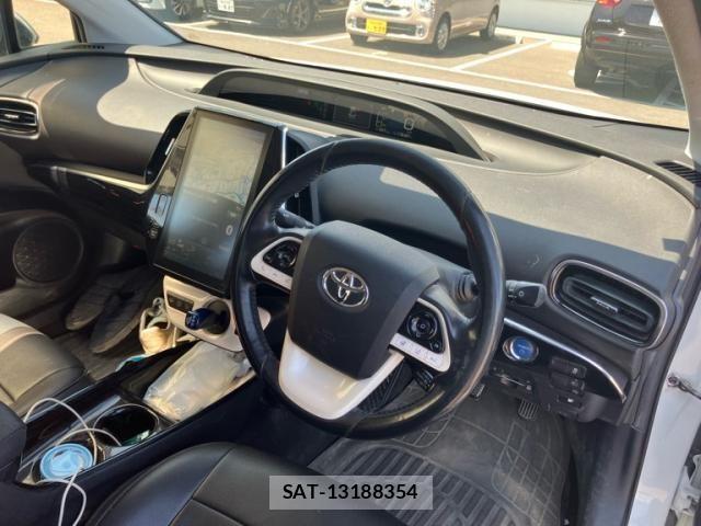Toyota PRIUS PHV 2017-06 8661141-23