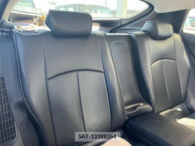 Toyota PRIUS PHV 2017-06 8661141-25