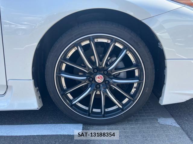 Toyota PRIUS PHV 2017-06 8661141-3