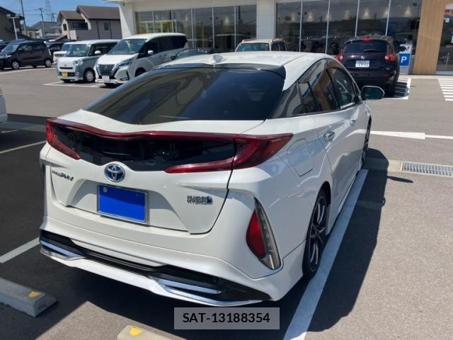 Toyota PRIUS PHV 2017-06 8661141-6