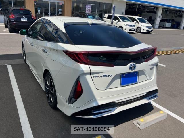 Toyota PRIUS PHV 2017-06 8661141-7