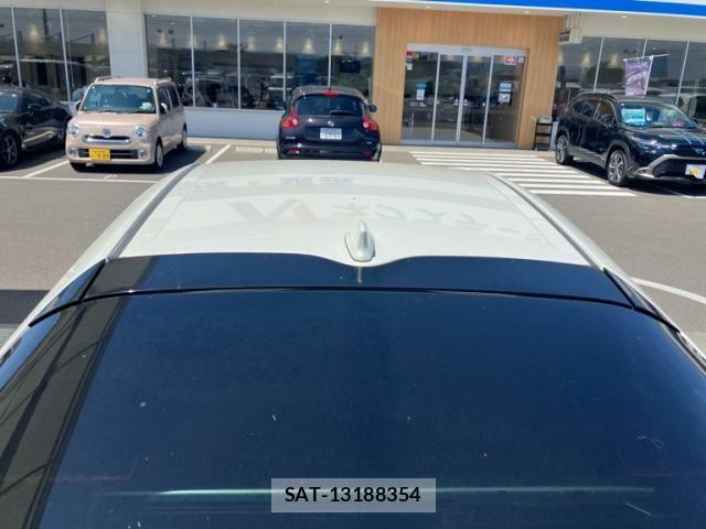 Toyota PRIUS PHV 2017-06 8661141-8