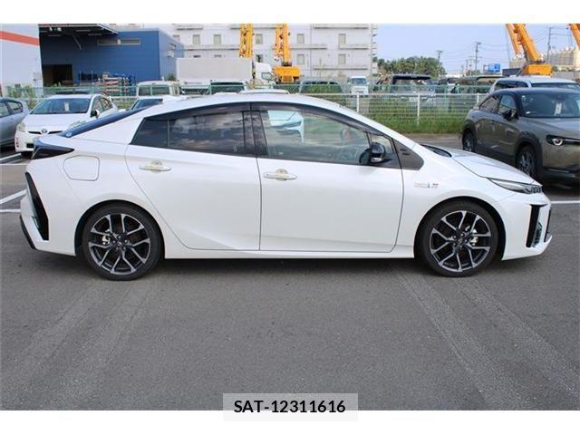 Toyota PRIUS PHV 2018-03 8661142-9