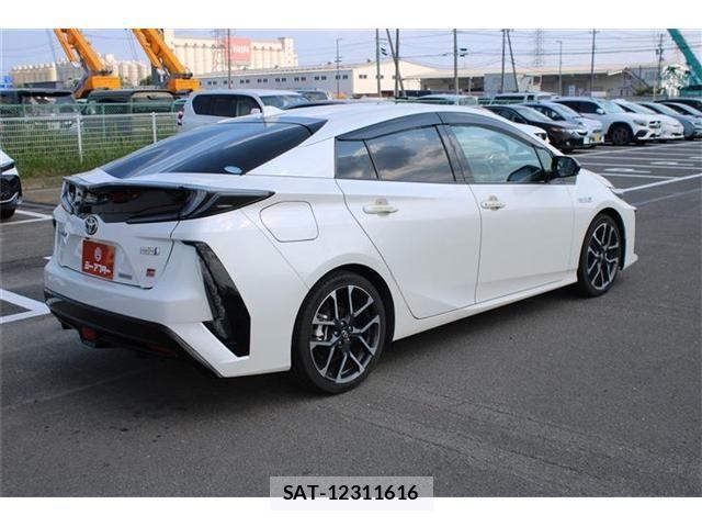 Toyota PRIUS PHV 2018-03 8661142-10