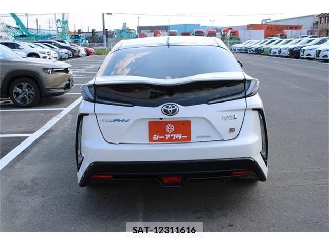 Toyota PRIUS PHV 2018-03 8661142-11