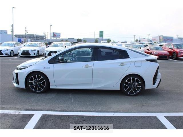 Toyota PRIUS PHV 2018-03 8661142-13