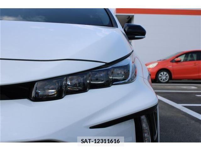 Toyota PRIUS PHV 2018-03 8661142-15