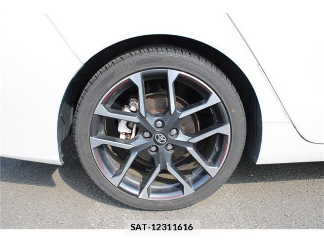 Toyota PRIUS PHV 2018-03 8661142-25