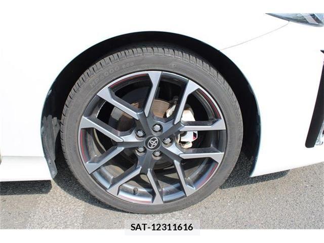 Toyota PRIUS PHV 2018-03 8661142-26