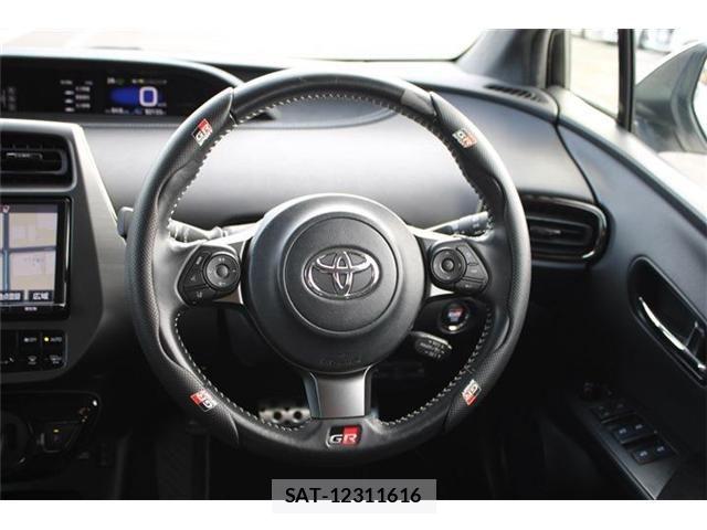 Toyota PRIUS PHV 2018-03 8661142-4