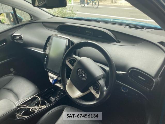 Toyota PRIUS PHV 2018-02 8661140-10