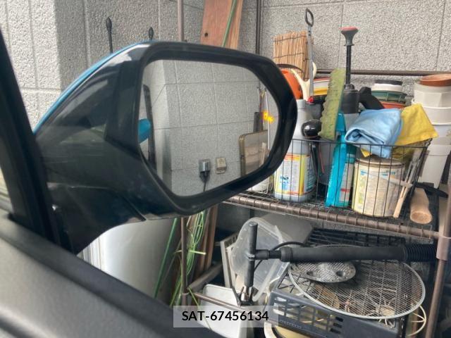 Toyota PRIUS PHV 2018-02 8661140-14