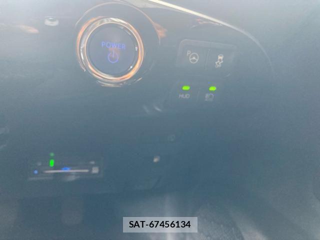 Toyota PRIUS PHV 2018-02 8661140-16