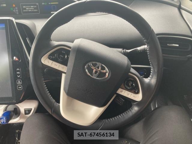 Toyota PRIUS PHV 2018-02 8661140-17