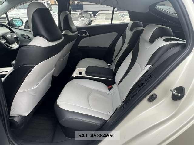 Toyota PRIUS PHV 2017-03 8666776-14