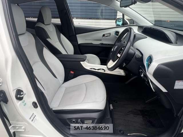 Toyota PRIUS PHV 2017-03 8666776-8