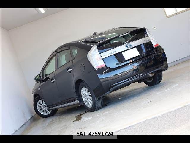 Toyota PRIUS PHV 2014-01 8686372-10