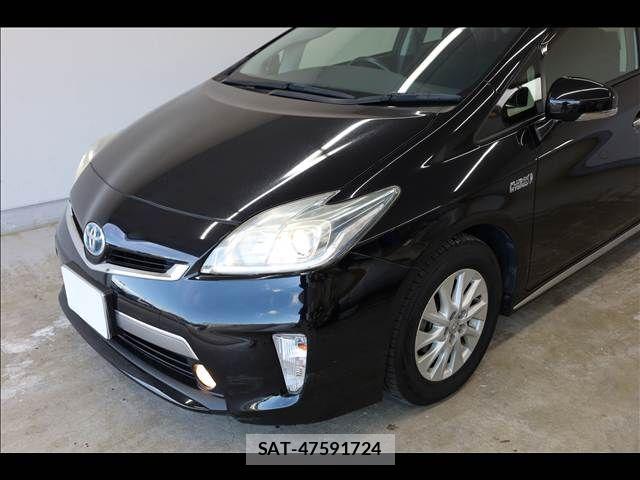 Toyota PRIUS PHV 2014-01 8686372-12