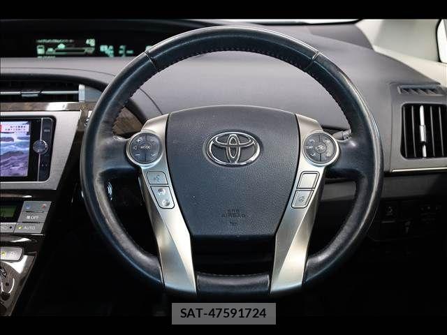 Toyota PRIUS PHV 2014-01 8686372-14