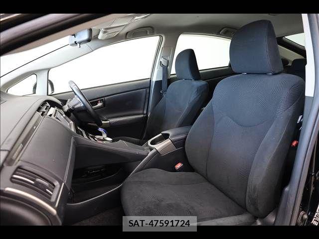 Toyota PRIUS PHV 2014-01 8686372-17