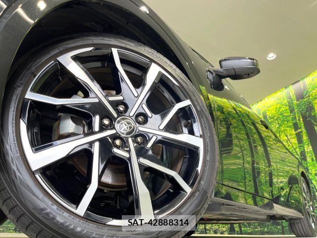 Toyota PRIUS PHV 2023-09 8686370-12