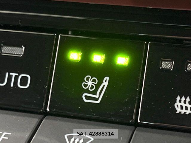 Toyota PRIUS PHV 2023-09 8686370-6