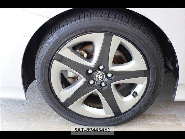 Toyota PRIUS PHV 2021-08 8745408-13