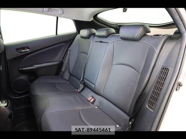 Toyota PRIUS PHV 2021-08 8745408-18