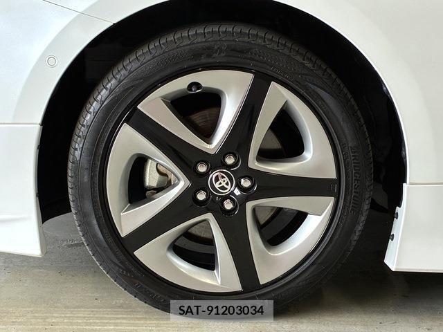 Toyota PRIUS PHV 2022-10 8745405-9