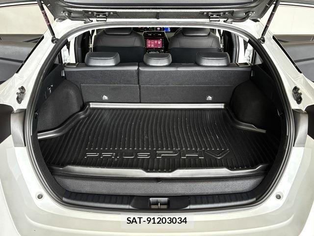 Toyota PRIUS PHV 2022-10 8745405-12