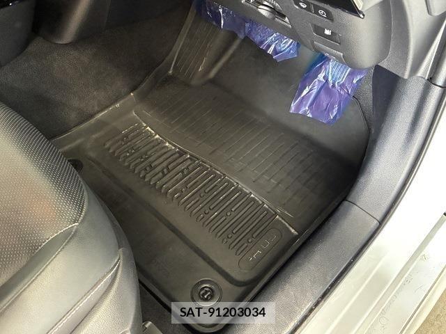 Toyota PRIUS PHV 2022-10 8745405-16