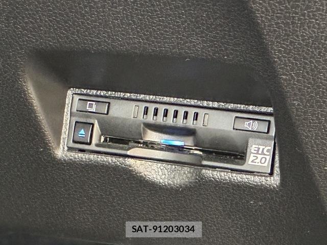 Toyota PRIUS PHV 2022-10 8745405-18