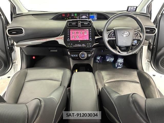Toyota PRIUS PHV 2022-10 8745405-1