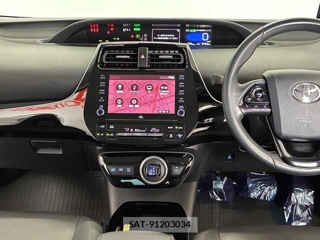 Toyota PRIUS PHV 2022-10 8745405-23